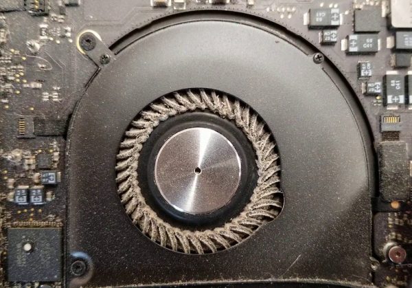 Macbook Pro Komple Bakım Hizmeti macbook pro fan temizliği, termal macun yenileme ve komple bakım hizmeti