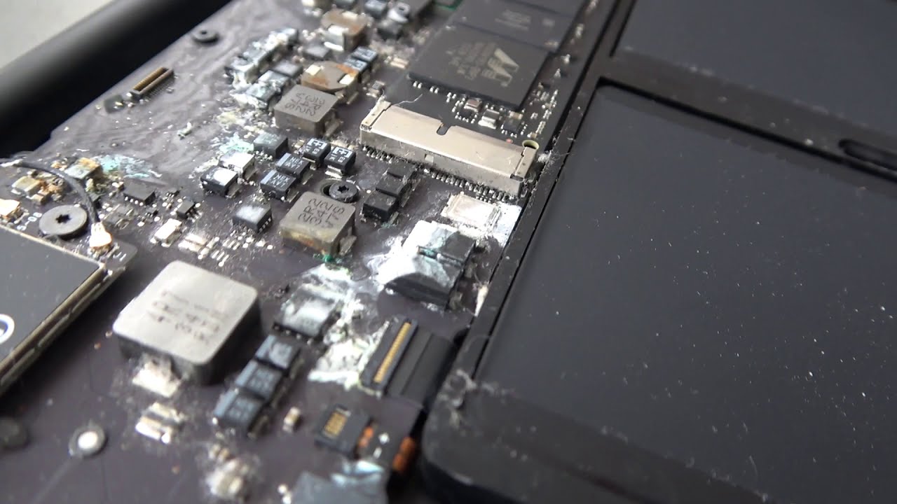 macbook air sıvı teması tamiri