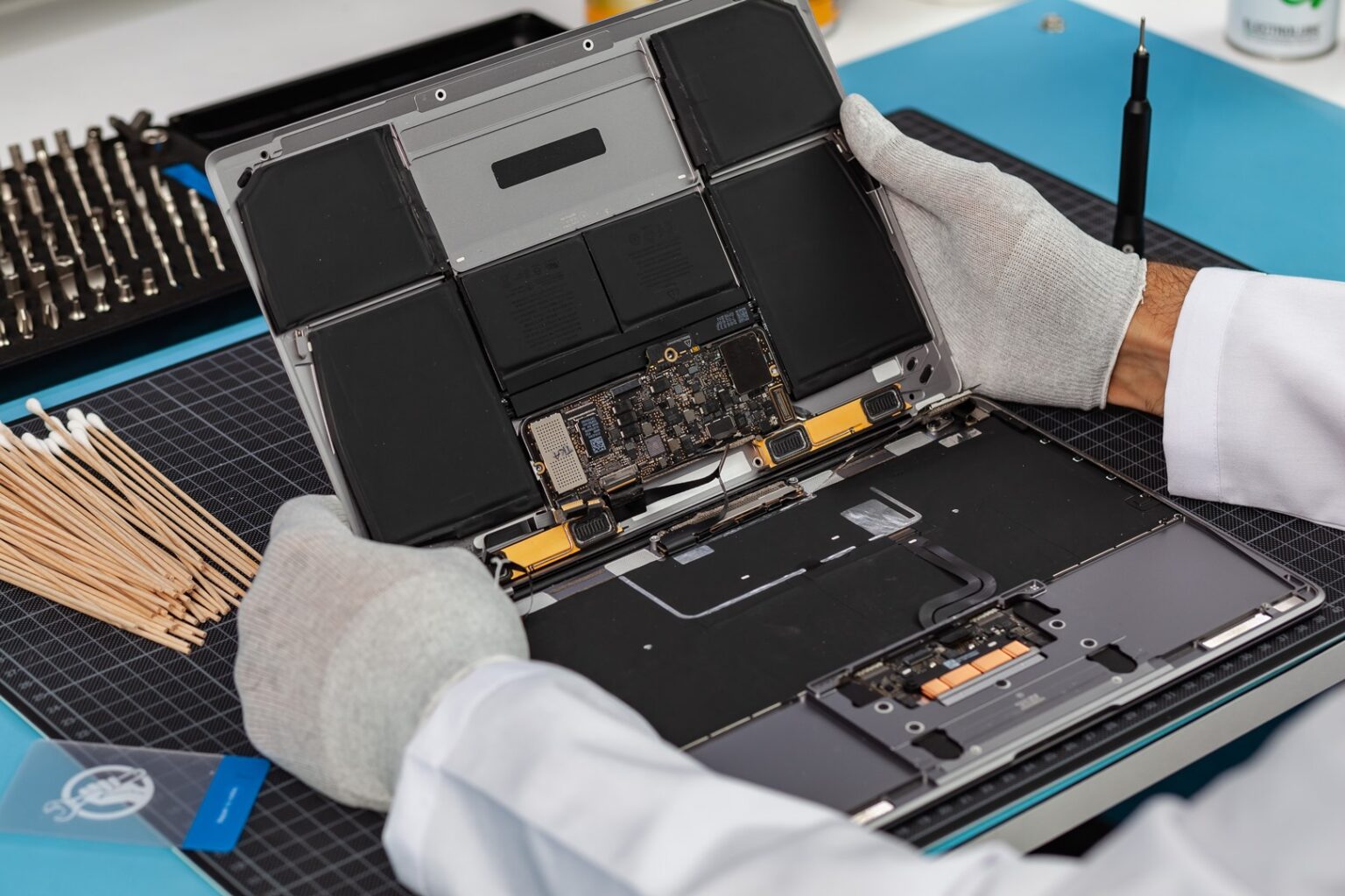 Macbook Pro anakart Tamiri